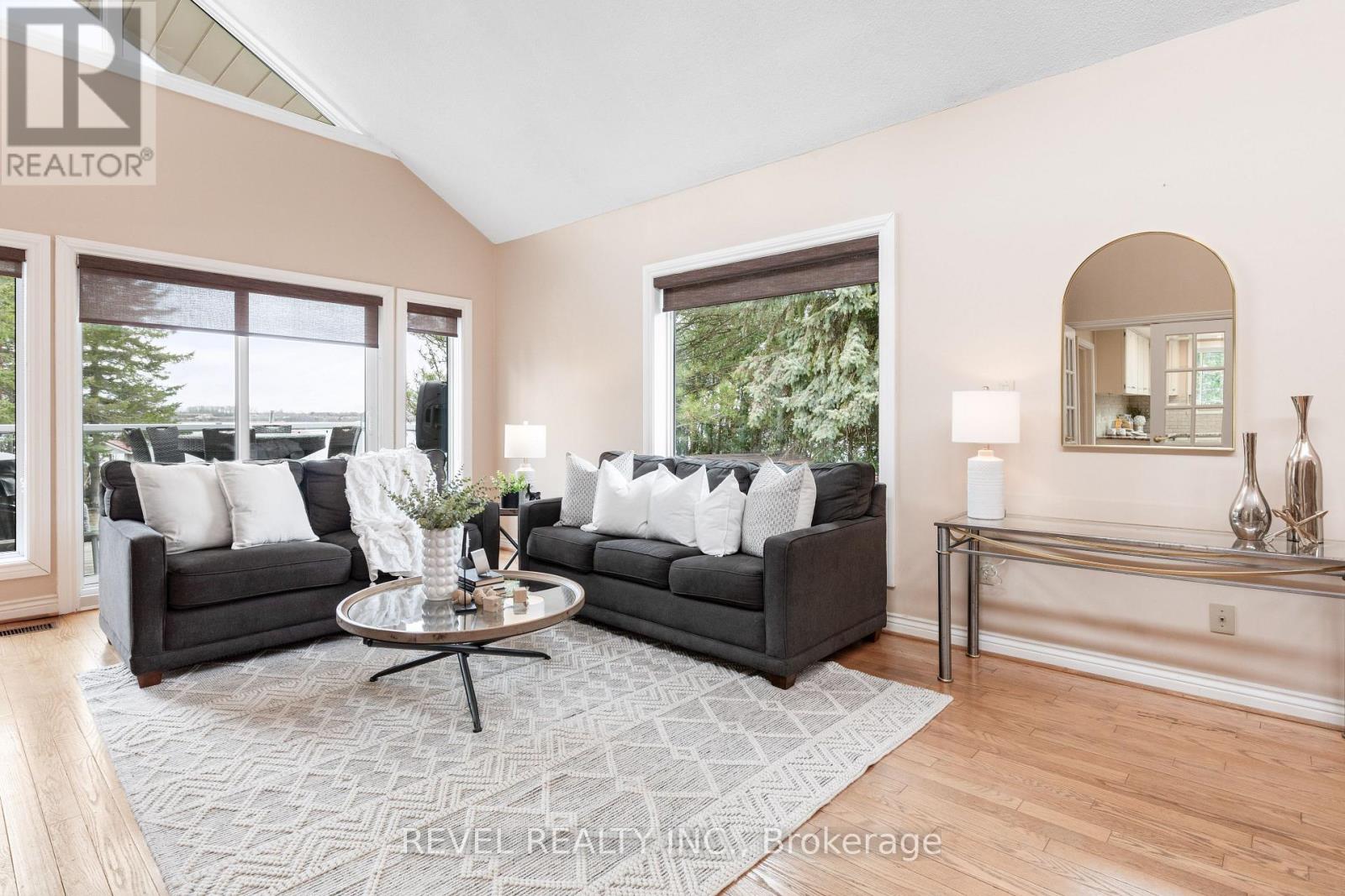 27 Cedar Crescent, Kawartha Lakes, Ontario  L0B 1K0 - Photo 7 - X12792070