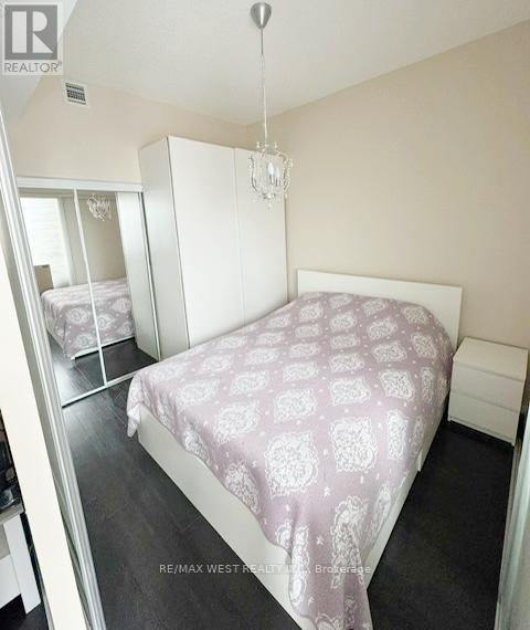 825 - 830 Lawrence Avenue W, Toronto (Yorkdale-Glen Park), Ontario  M6A 1C3 - Photo 15 - W12787936