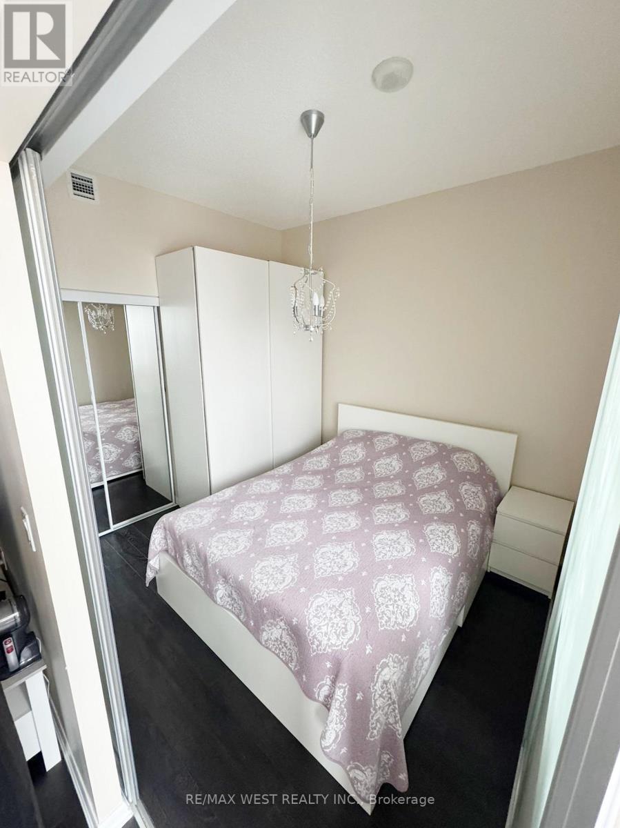 825 - 830 Lawrence Avenue W, Toronto (Yorkdale-Glen Park), Ontario  M6A 1C3 - Photo 17 - W12787936