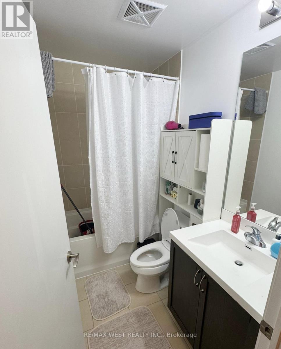 825 - 830 Lawrence Avenue W, Toronto (Yorkdale-Glen Park), Ontario  M6A 1C3 - Photo 20 - W12787936
