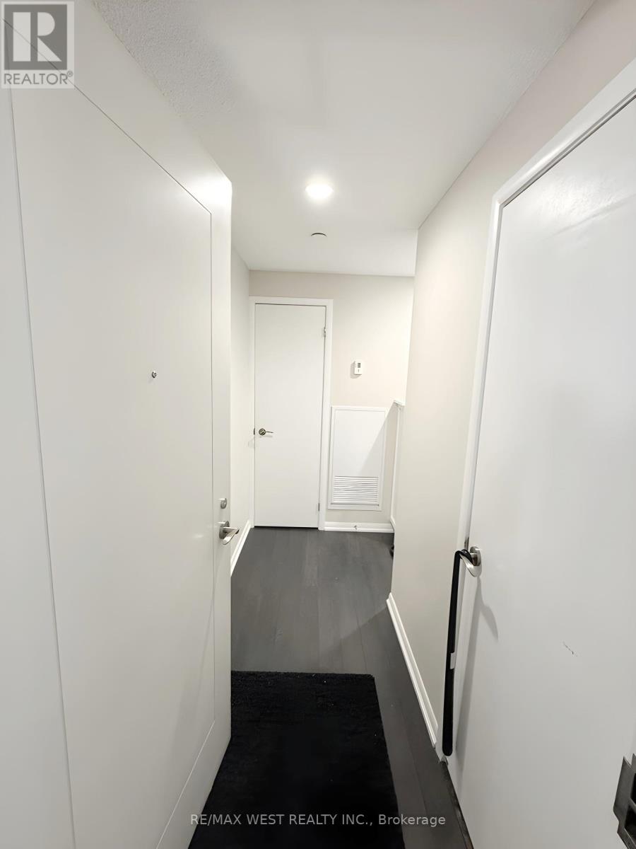 825 - 830 Lawrence Avenue W, Toronto (Yorkdale-Glen Park), Ontario  M6A 1C3 - Photo 23 - W12787936