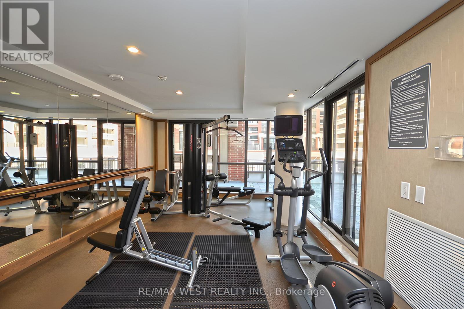 825 - 830 Lawrence Avenue W, Toronto (Yorkdale-Glen Park), Ontario  M6A 1C3 - Photo 33 - W12787936