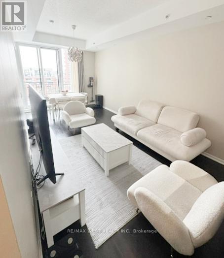 825 - 830 Lawrence Avenue W, Toronto (Yorkdale-Glen Park), Ontario  M6A 1C3 - Photo 5 - W12787936