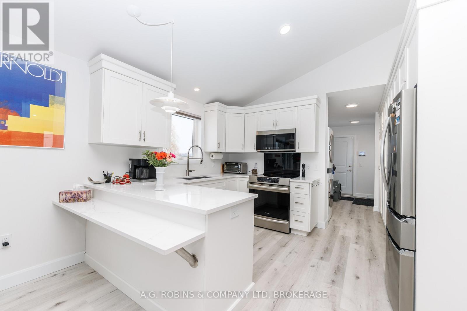 11716 Lakeshore Road, Wainfleet, Ontario  L0S 1V0 - Photo 13 - X12792076