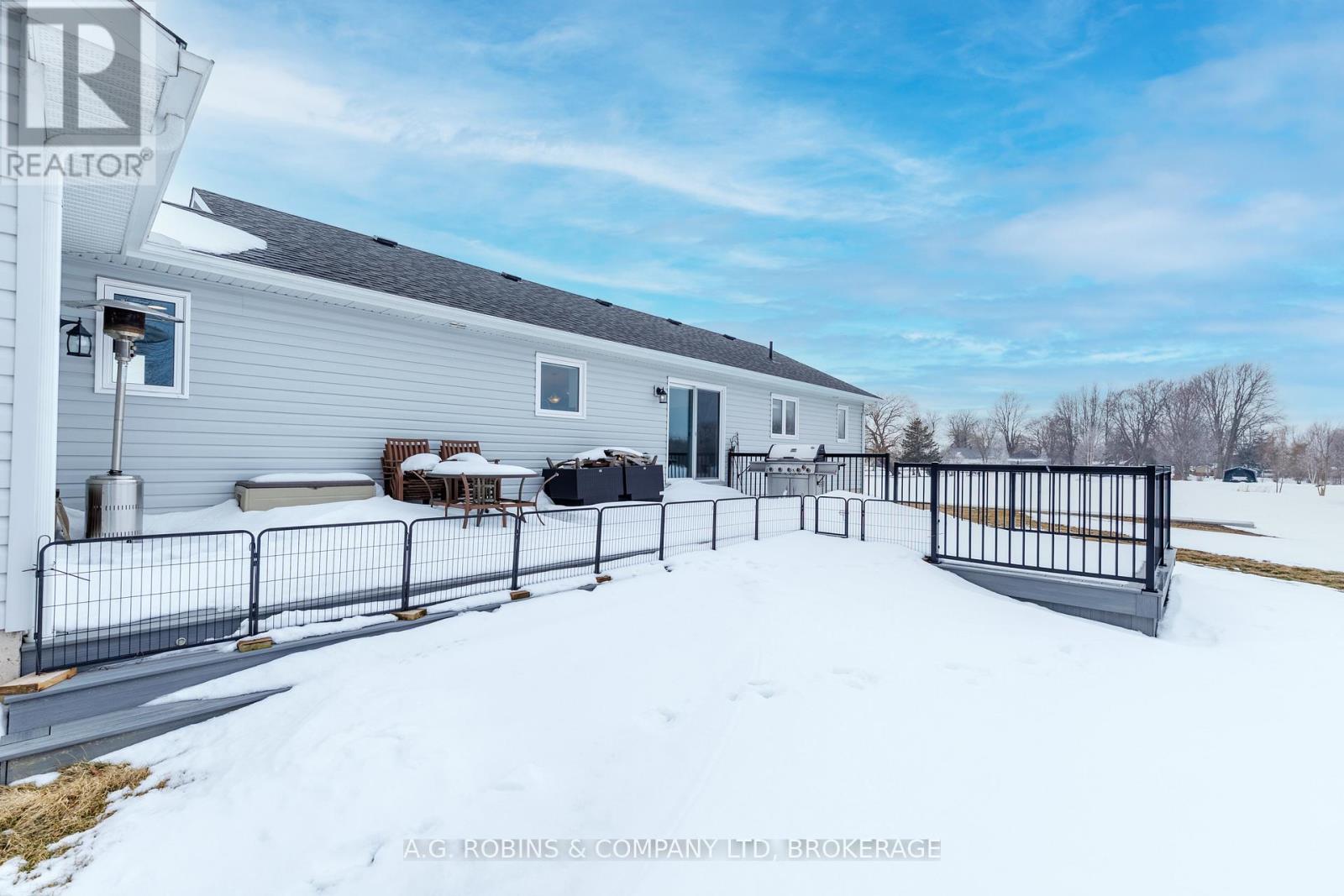 11716 Lakeshore Road, Wainfleet, Ontario  L0S 1V0 - Photo 32 - X12792076