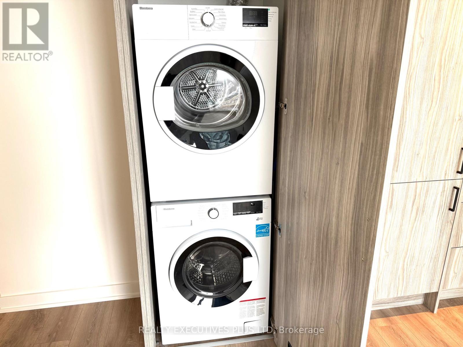 1404 - 1 Quarrington Lane, Toronto, Ontario  M3C 0S4 - Photo 13 - C12792032