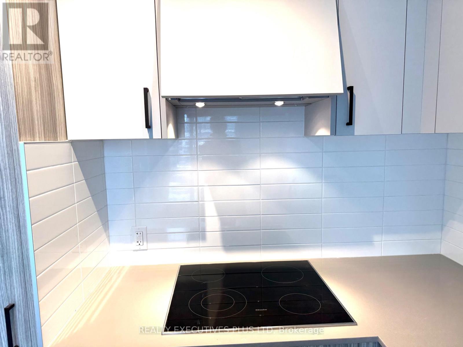 1404 - 1 Quarrington Lane, Toronto, Ontario  M3C 0S4 - Photo 14 - C12792032