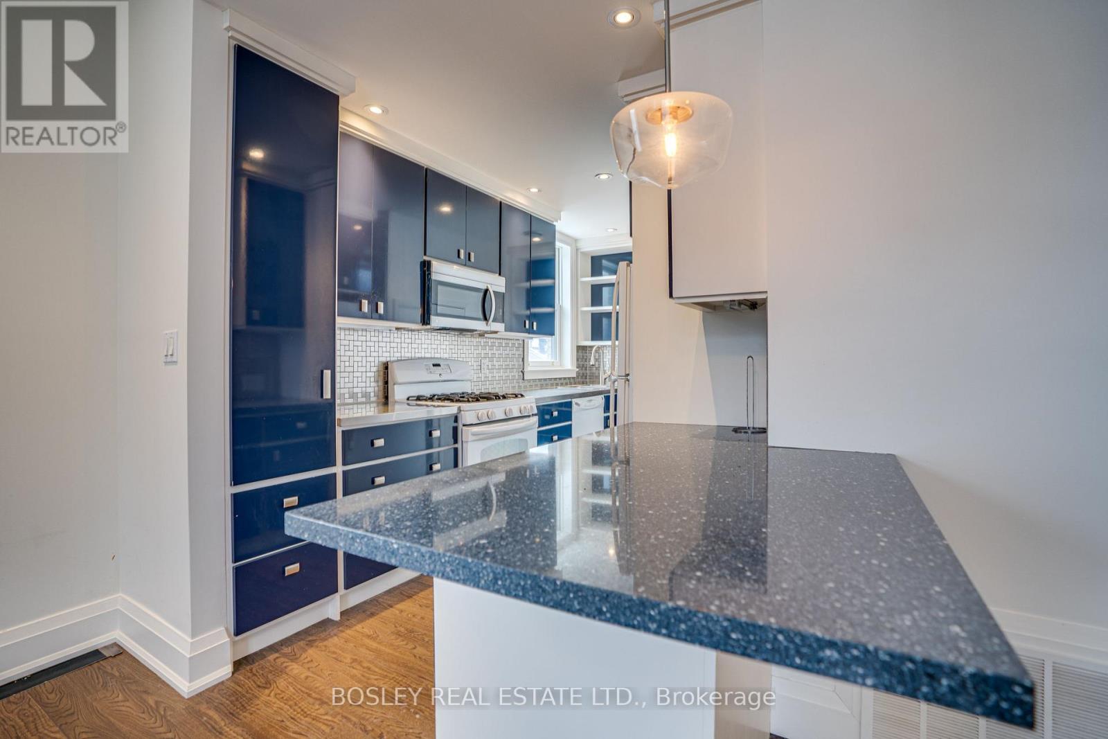 Unit 2 - 215 Carlton Street, Toronto, Ontario  M5A 2K9 - Photo 10 - C12792078