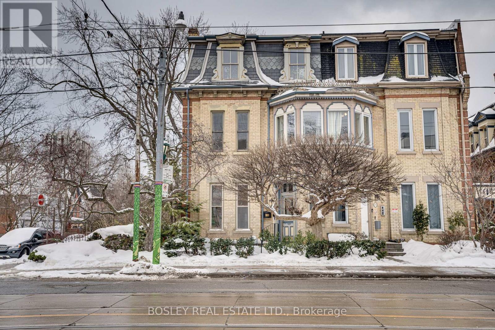 Unit 2 - 215 Carlton Street, Toronto, Ontario  M5A 2K9 - Photo 2 - C12792078