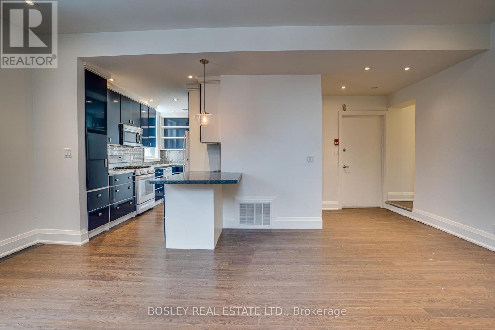 Unit 2 - 215 Carlton Street, Toronto, Ontario  M5A 2K9 - Photo 9 - C12792078