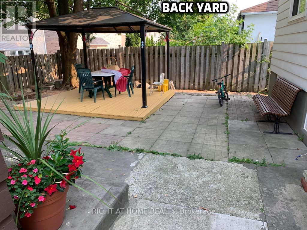 91 Westcroft Drive, Toronto (West Hill), Ontario  M1E 3A4 - Photo 3 - E12792024