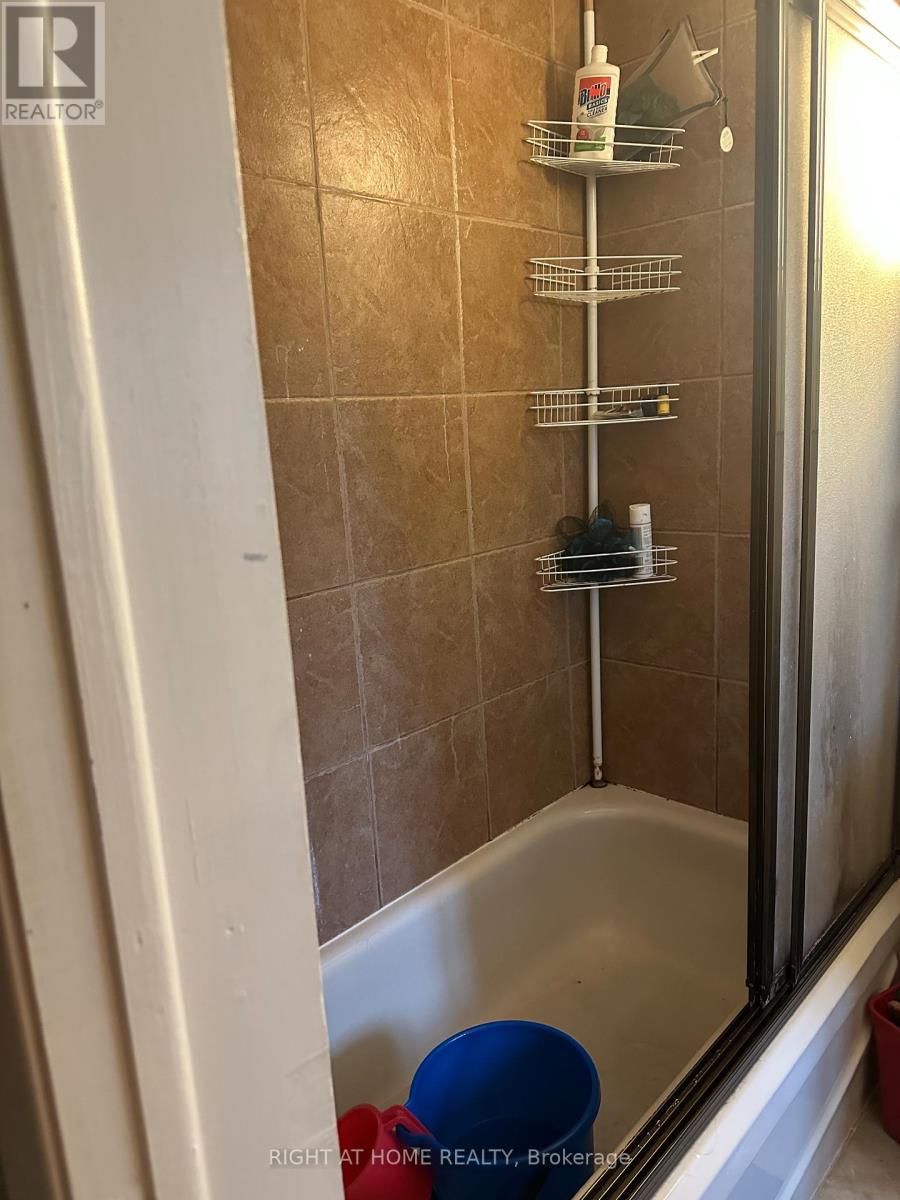 91 Westcroft Drive, Toronto (West Hill), Ontario  M1E 3A4 - Photo 8 - E12792024