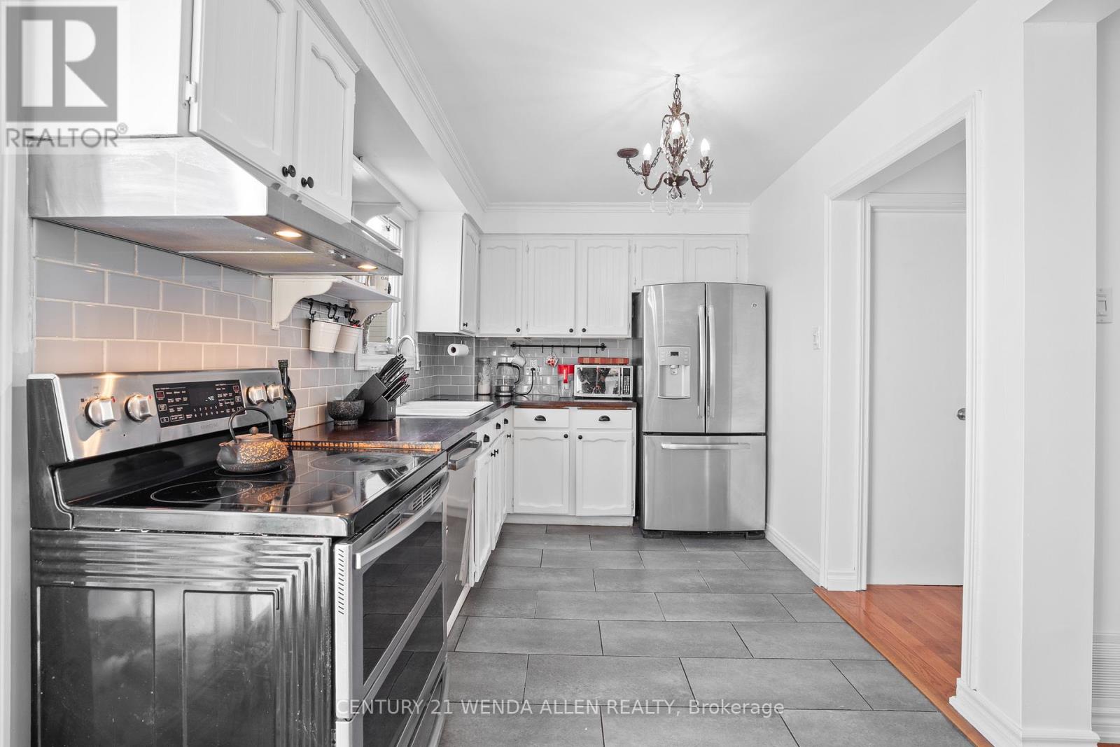 403 Fleetwood Drive, Oshawa (Eastdale), Ontario  L1K 1C2 - Photo 12 - E12792080