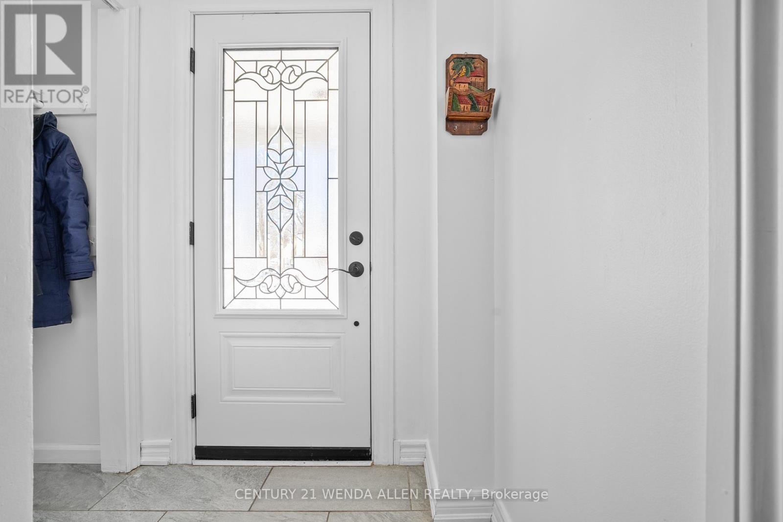 403 Fleetwood Drive, Oshawa (Eastdale), Ontario  L1K 1C2 - Photo 4 - E12792080