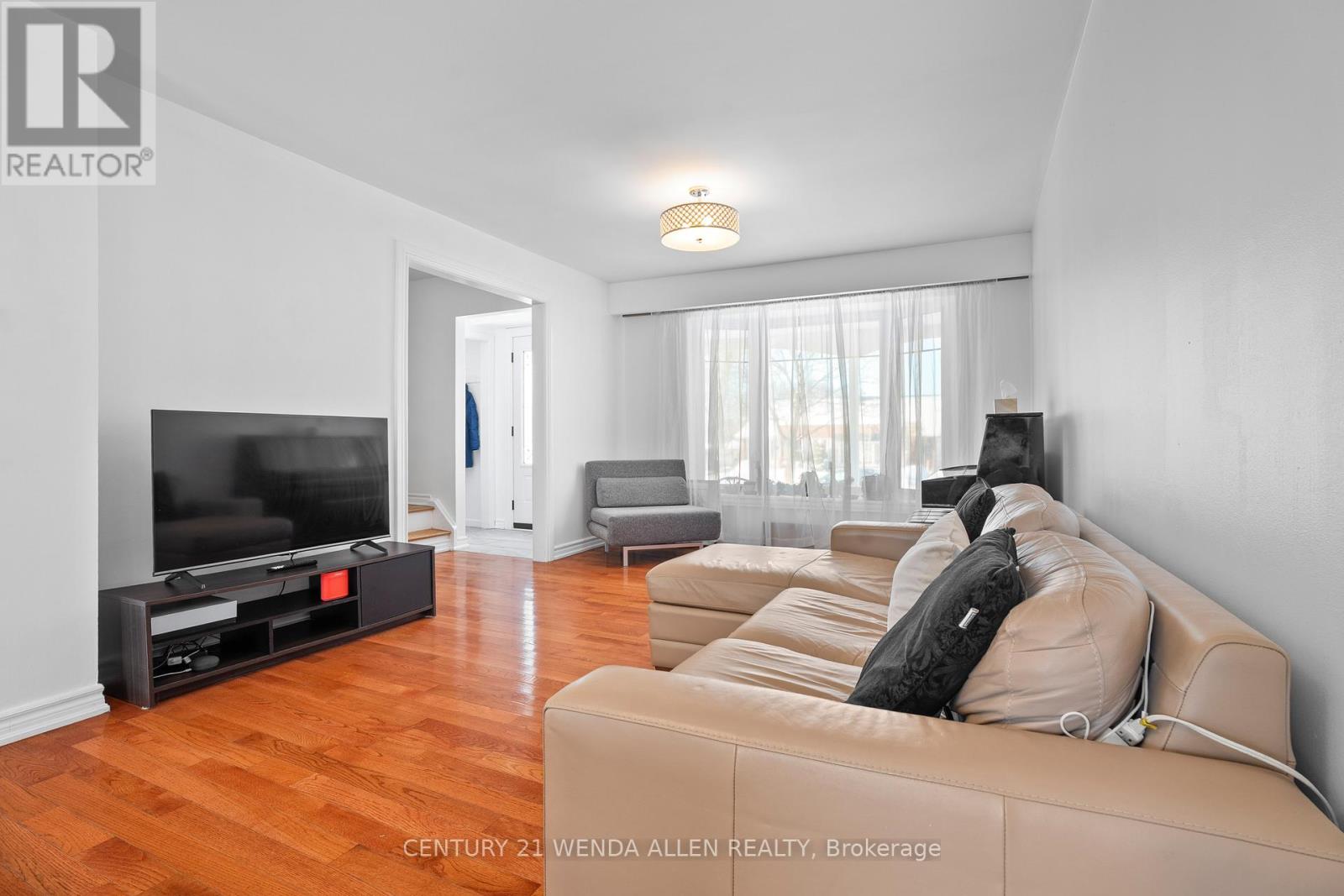 403 Fleetwood Drive, Oshawa (Eastdale), Ontario  L1K 1C2 - Photo 6 - E12792080