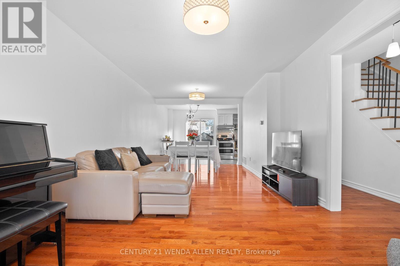 403 Fleetwood Drive, Oshawa (Eastdale), Ontario  L1K 1C2 - Photo 8 - E12792080