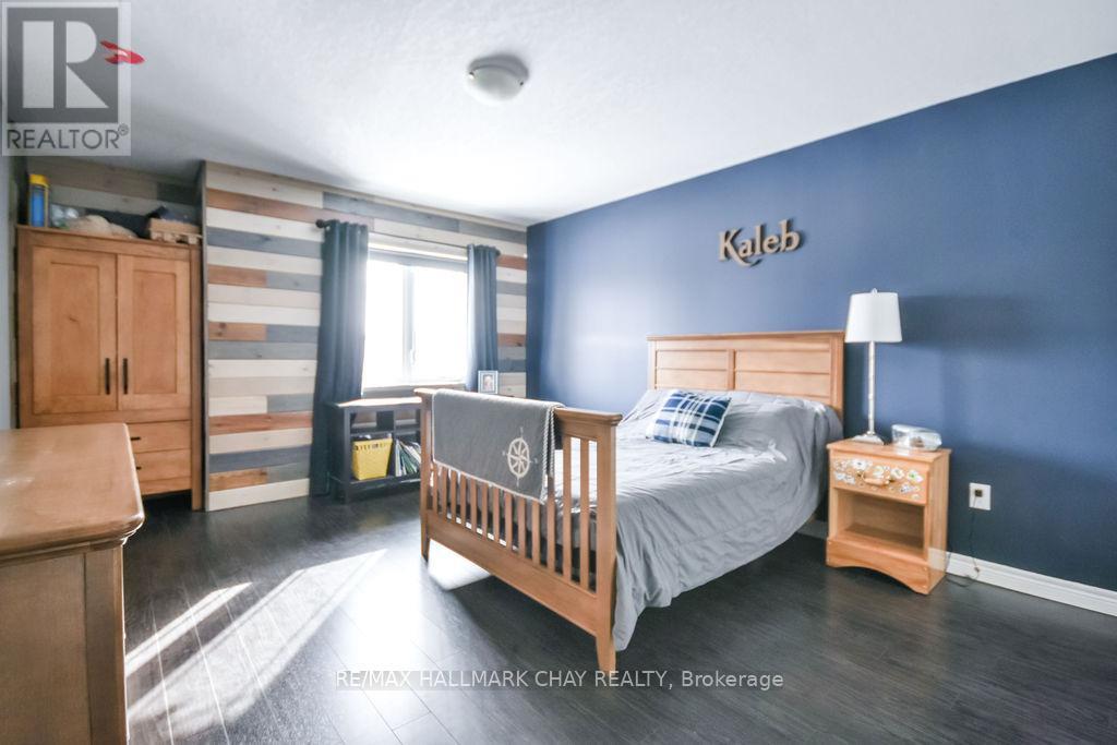 212 Maplewood Drive, Essa (Angus), Ontario  L0L 1B4 - Photo 19 - N12792042