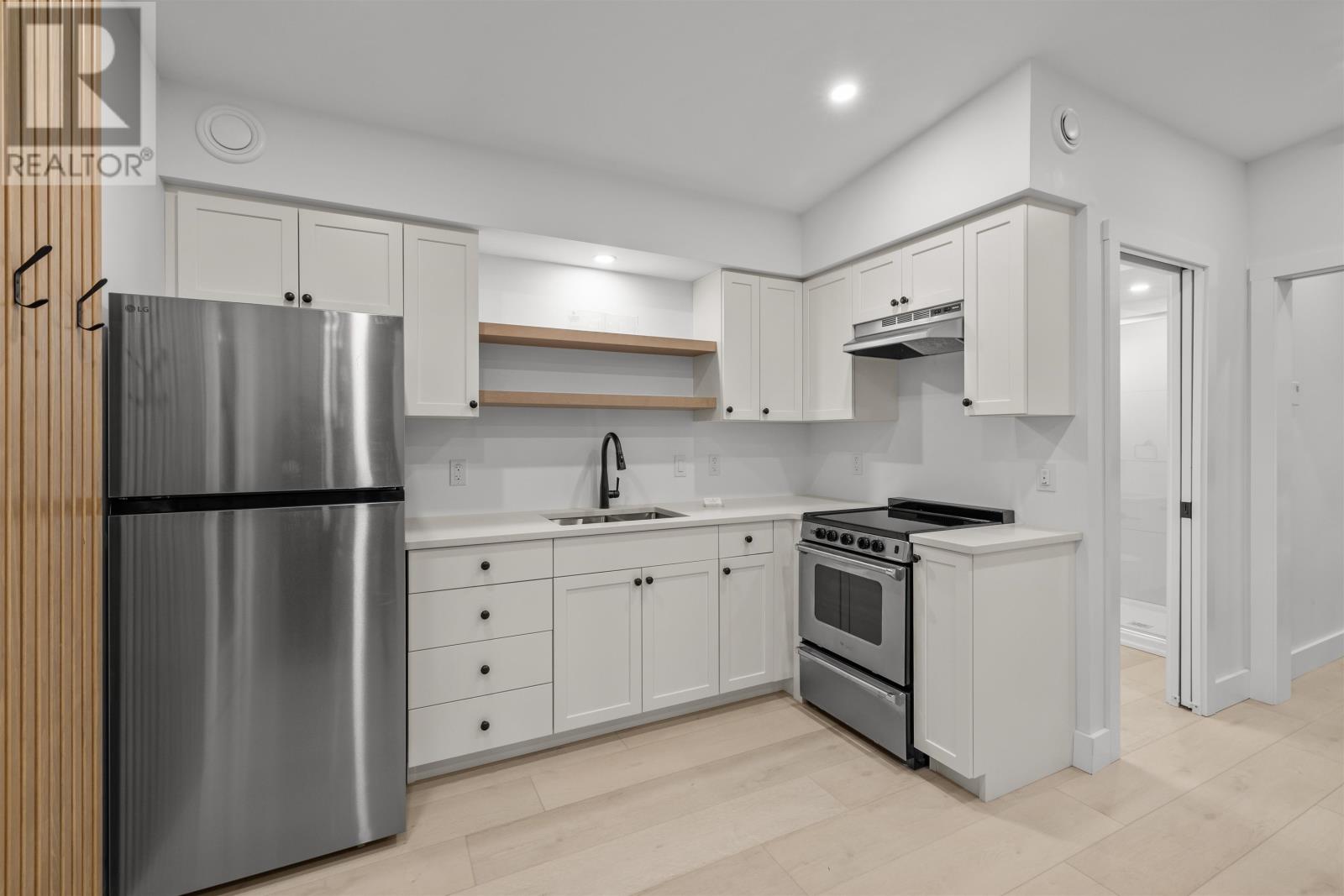 17 Myrtle Street, Stratford, Prince Edward Island  C1B 1P4 - Photo 3 - 202600645