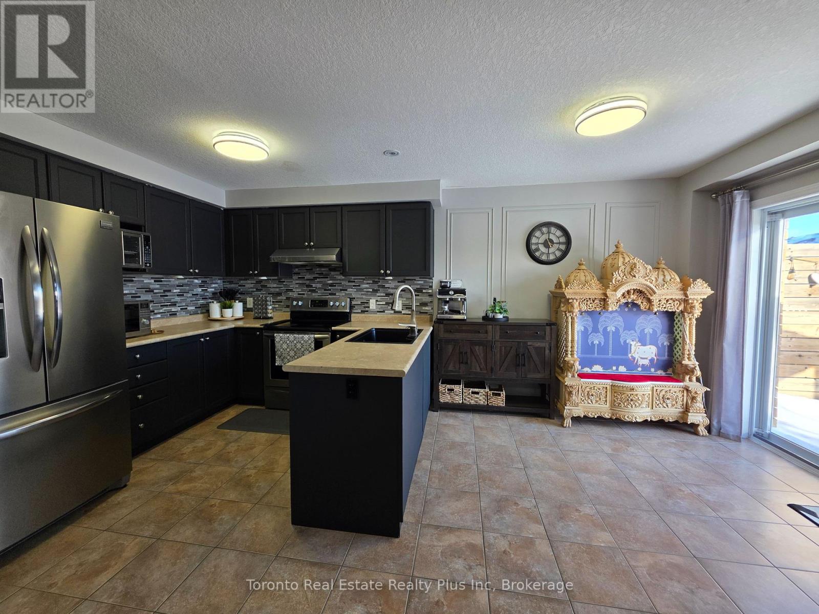 16 Talon Drive, Woodstock, Ontario  N4V 0A5 - Photo 18 - X12792048