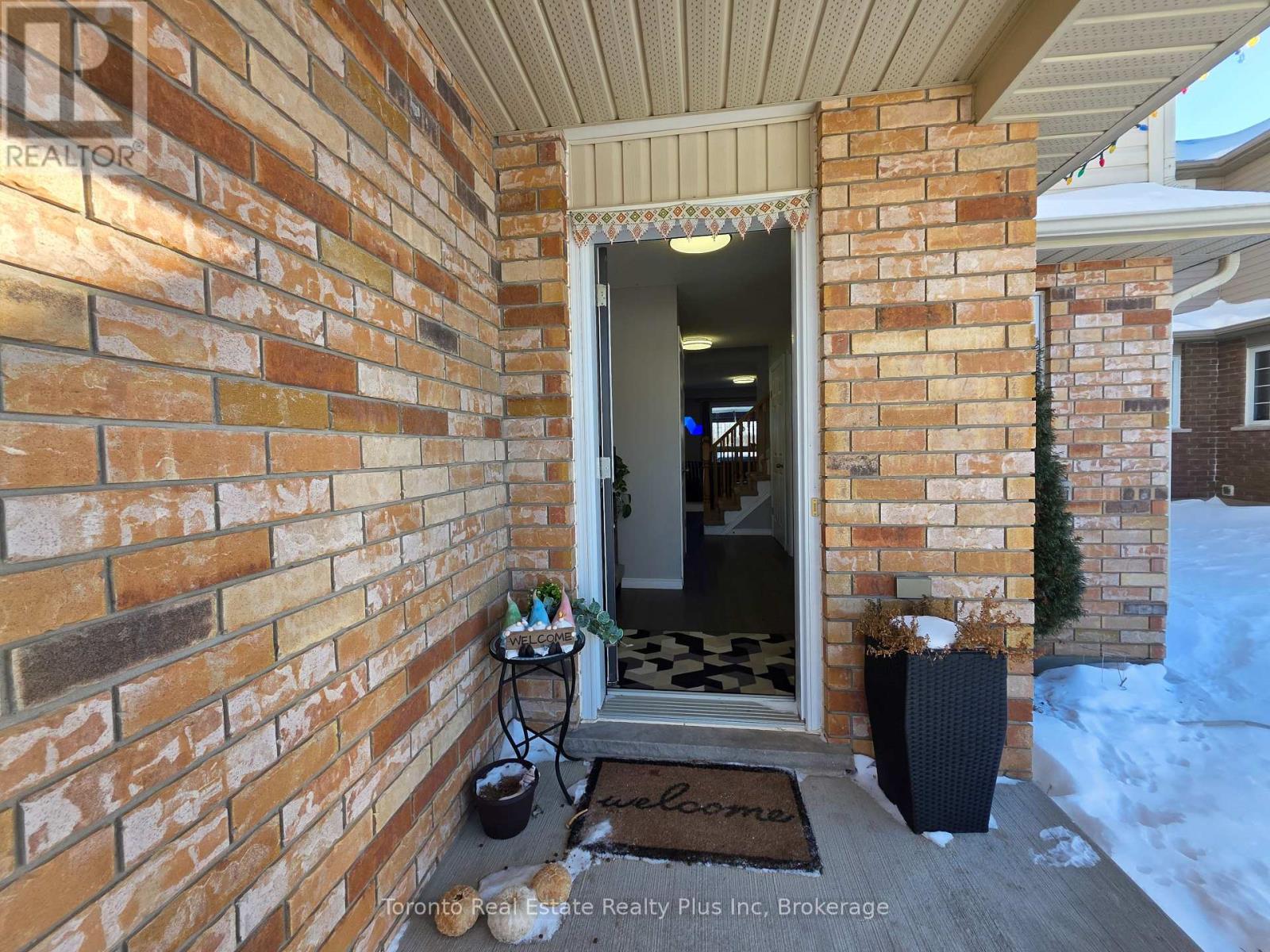 16 Talon Drive, Woodstock, Ontario  N4V 0A5 - Photo 9 - X12792048