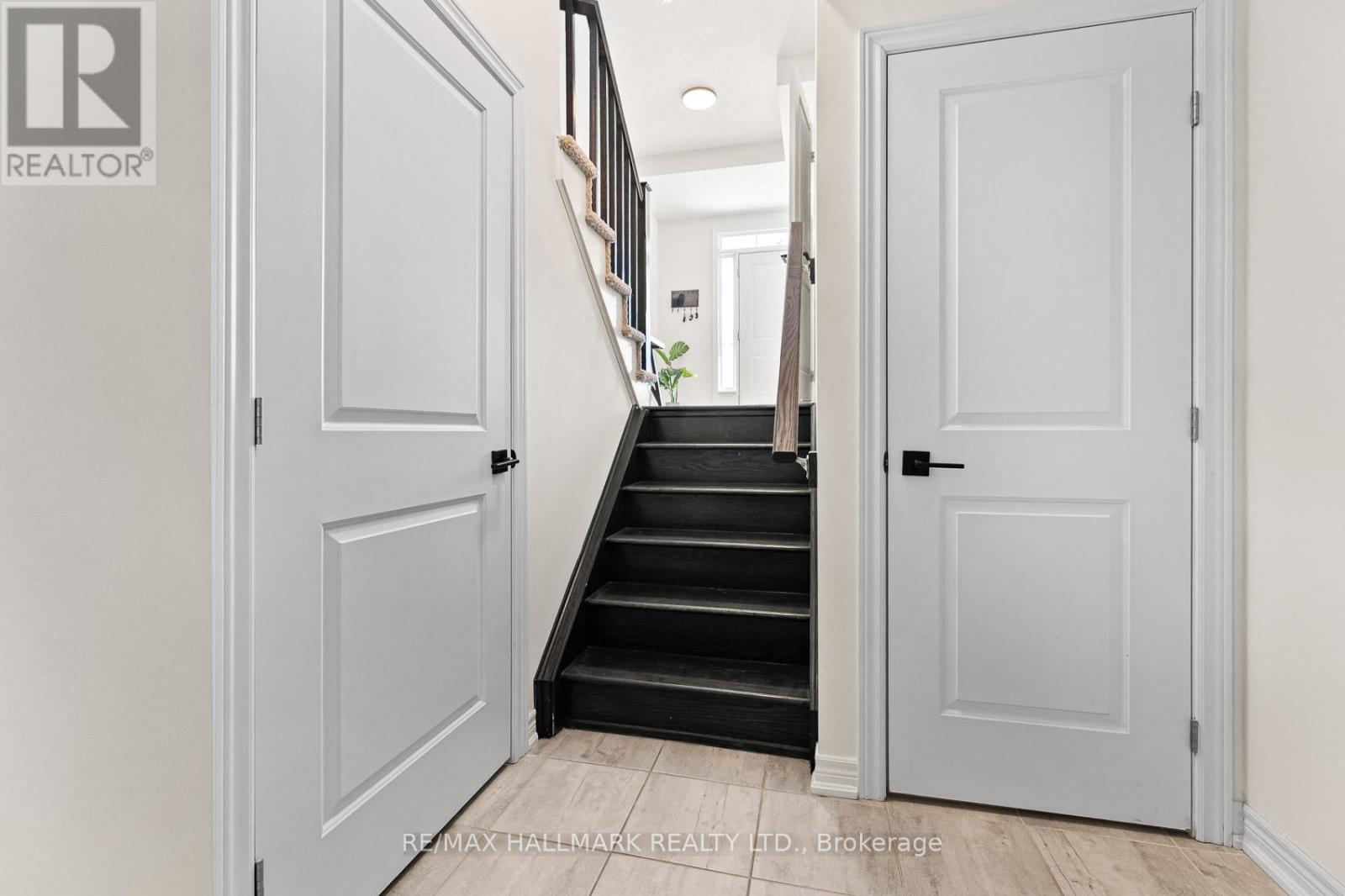 283 Skinner Road, Hamilton, Ontario  L8B 1W5 - Photo 6 - X12792064