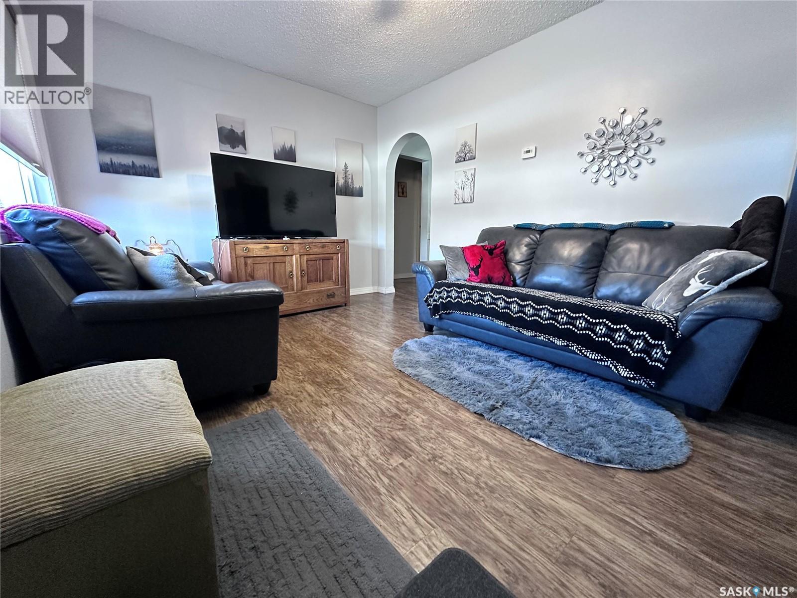 561 105th Street, North Battleford, Saskatchewan  S9A 1R6 - Photo 2 - SK028676