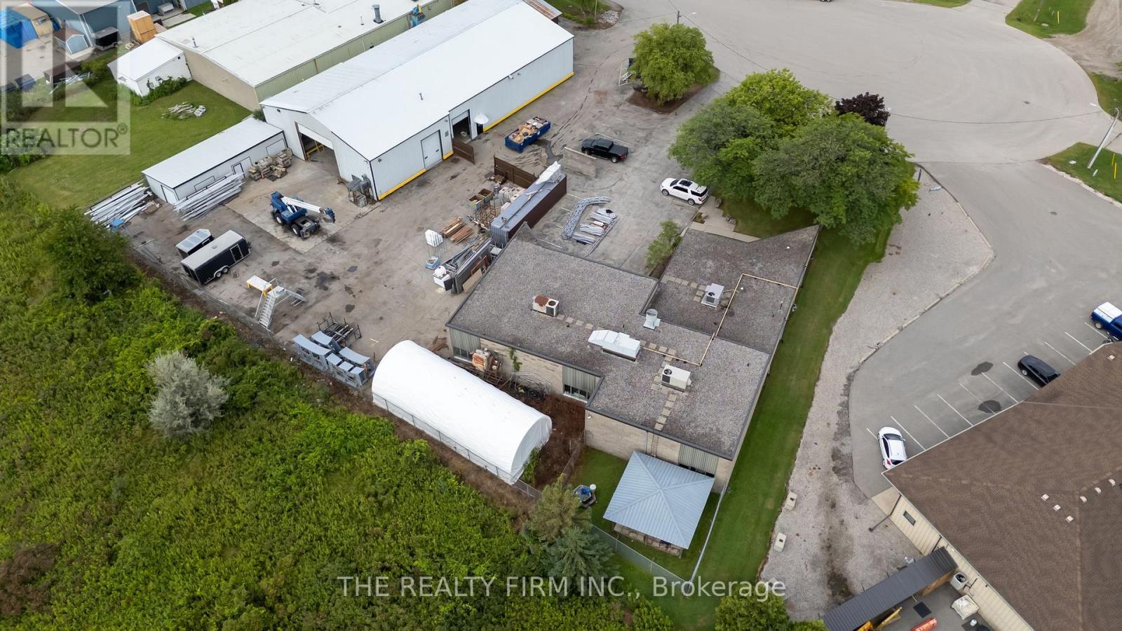 11 Barrie Boulevard, St. Thomas, Ontario  N5P 4B9 - Photo 2 - X12792098