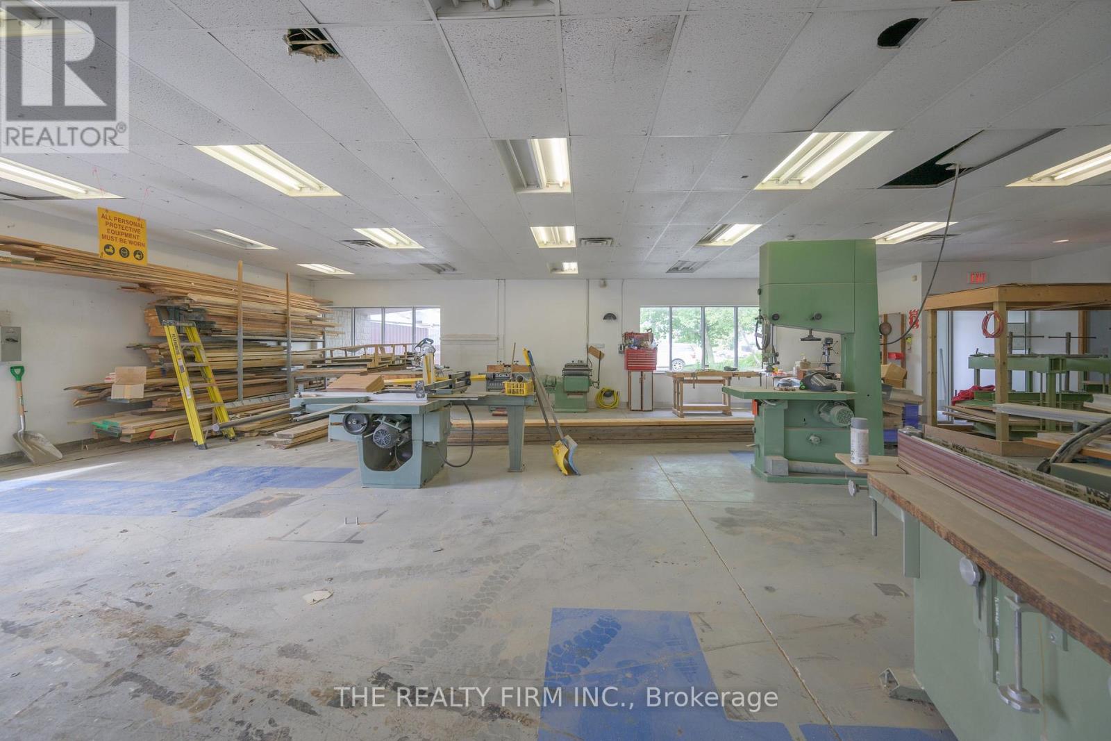 11 Barrie Boulevard, St. Thomas, Ontario  N5P 4B9 - Photo 33 - X12792098