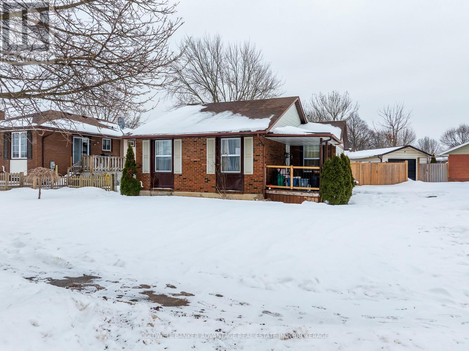 25 NEWLEAF CRESCENT, Welland, Ontario