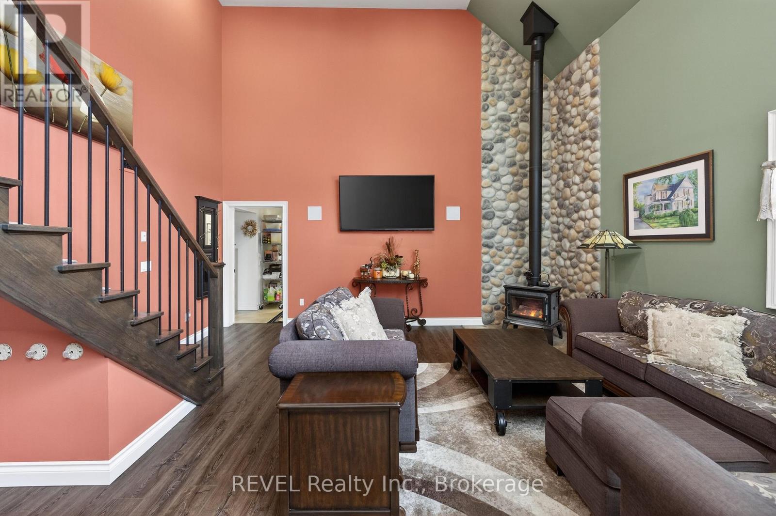 573 Canboro Road, Pelham, Ontario  L0S 1C0 - Photo 12 - X12792154