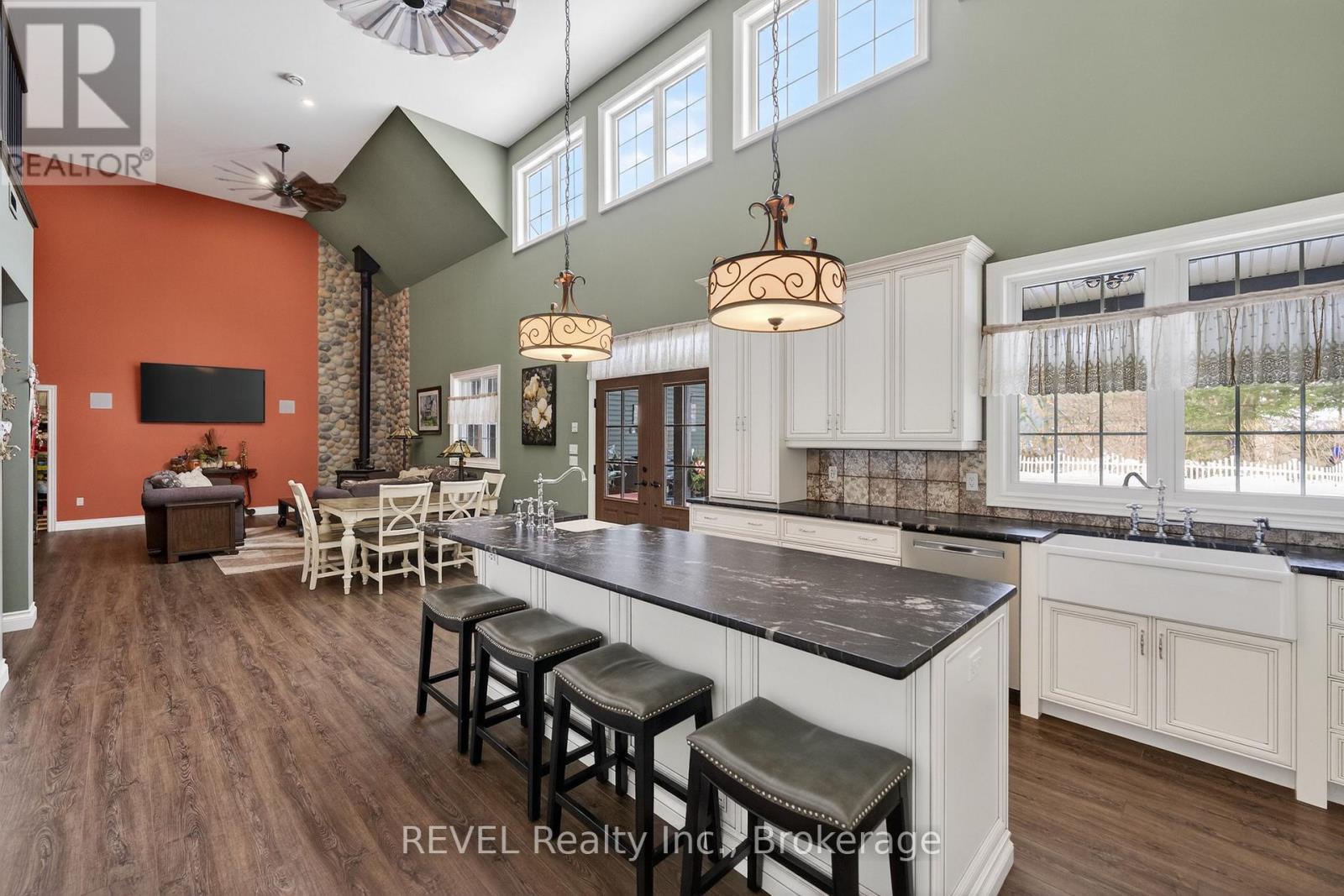 573 Canboro Road, Pelham, Ontario  L0S 1C0 - Photo 7 - X12792154