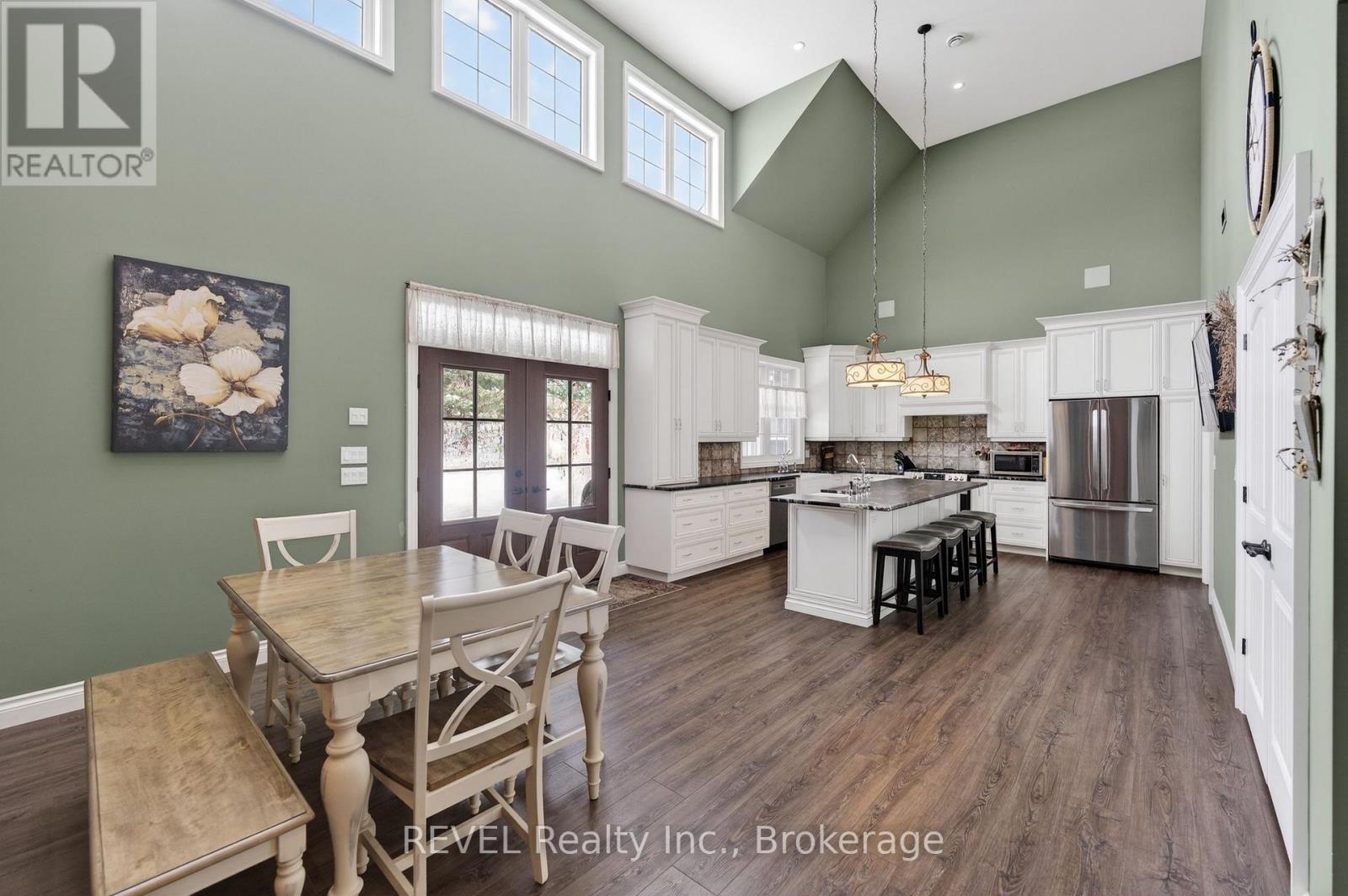 573 Canboro Road, Pelham, Ontario  L0S 1C0 - Photo 8 - X12792154