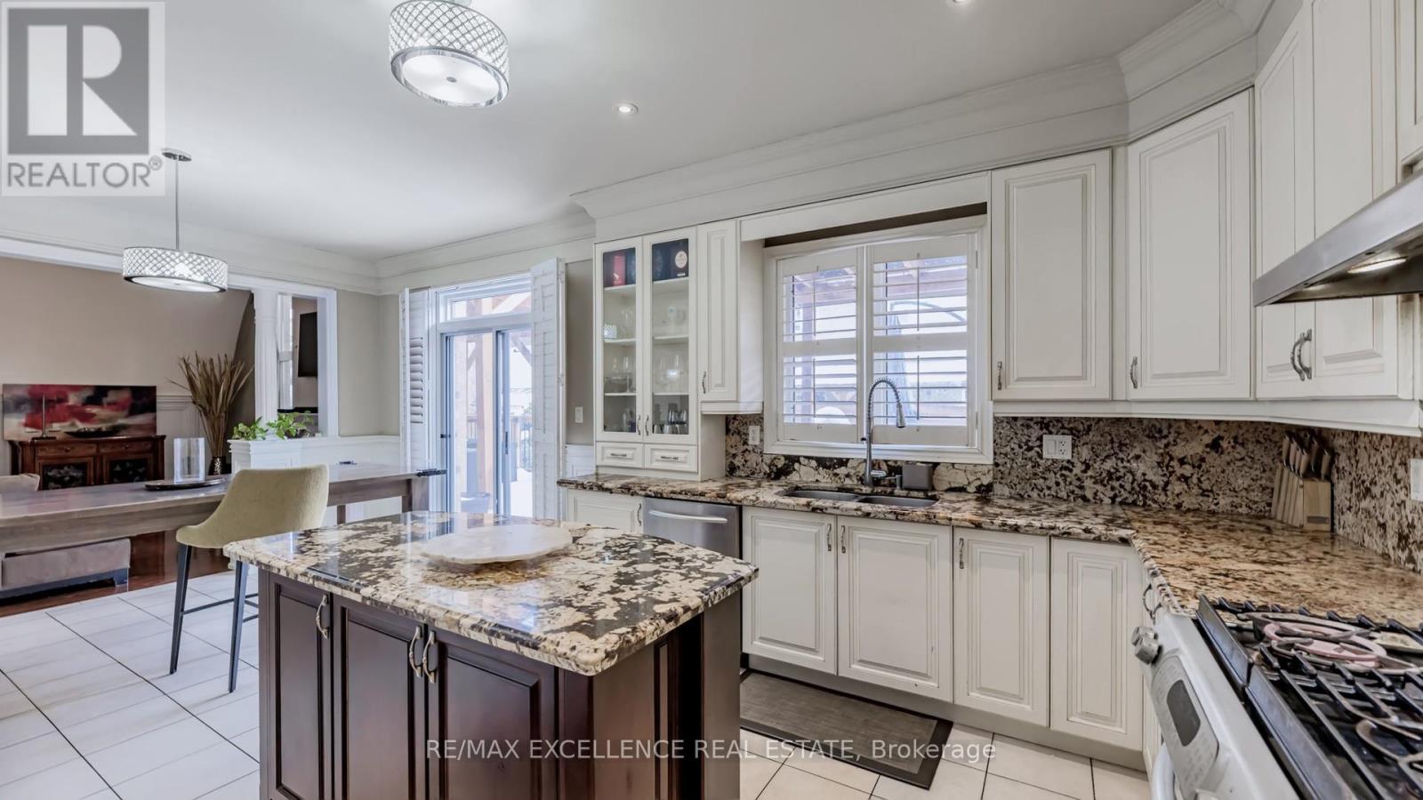 68 Bluffwood Crescent, Brampton, Ontario  L6P 2P3 - Photo 11 - W12785954