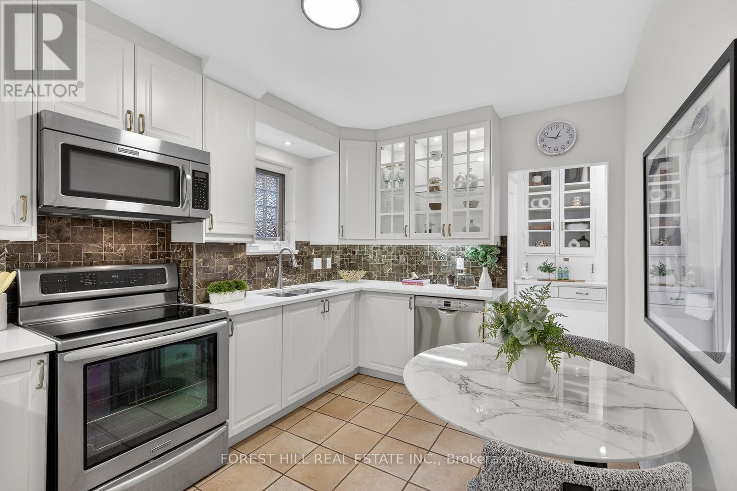 18 Alberta Avenue, Toronto, Ontario  M6H 2R6 - Photo 13 - C12792140