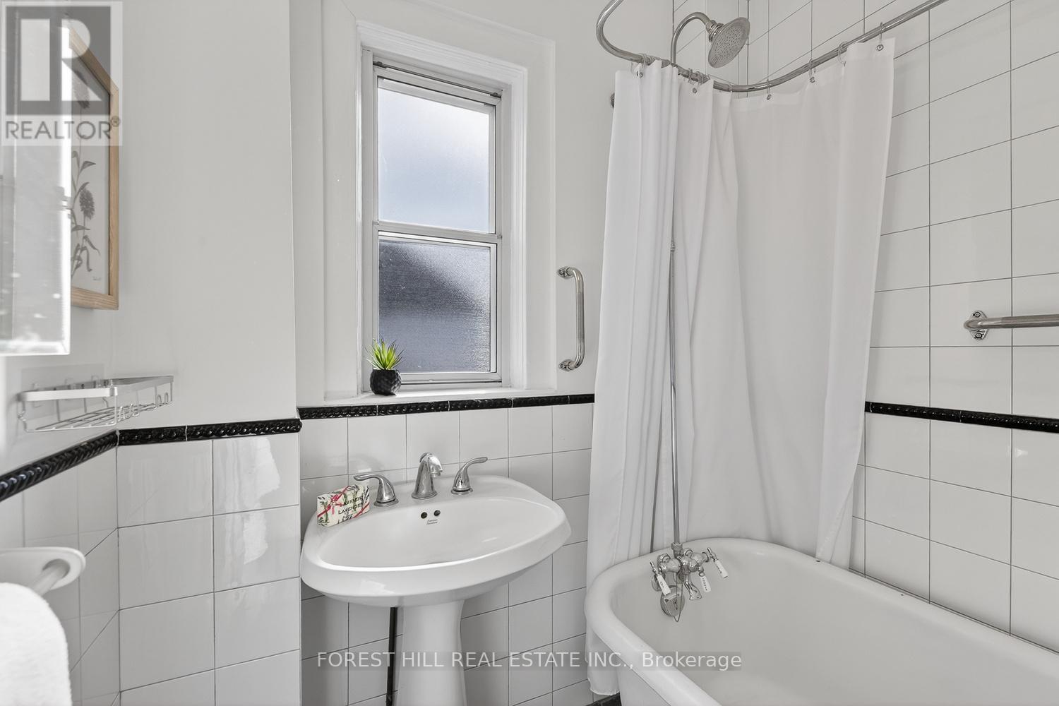 18 Alberta Avenue, Toronto, Ontario  M6H 2R6 - Photo 28 - C12792140