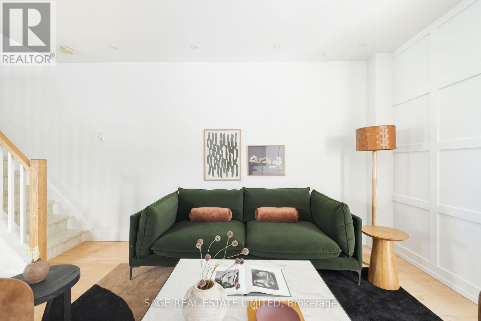 107 HILTZ AVENUE, Toronto, Ontario