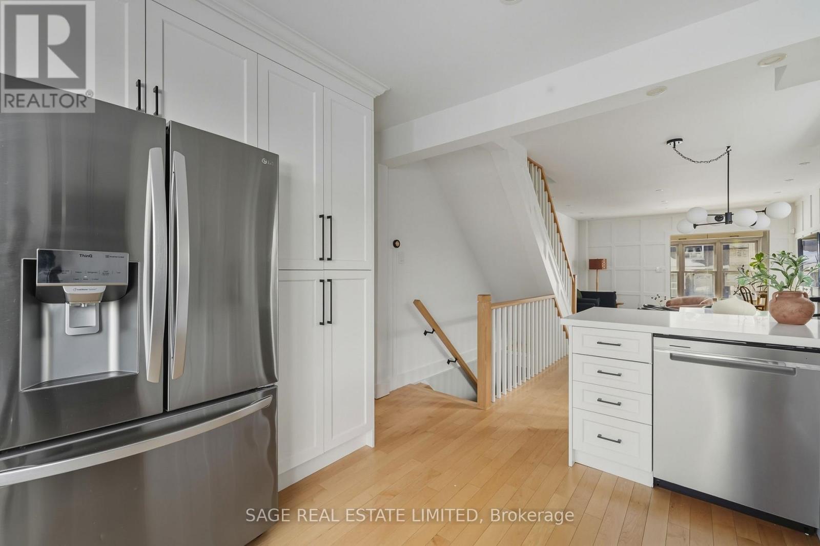 107 Hiltz Avenue, Toronto, Ontario  M4L 2N7 - Photo 15 - E12792152