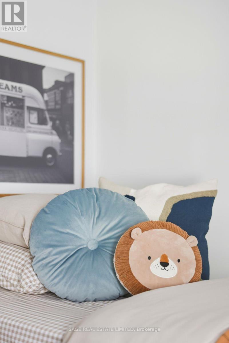 107 Hiltz Avenue, Toronto, Ontario  M4L 2N7 - Photo 23 - E12792152