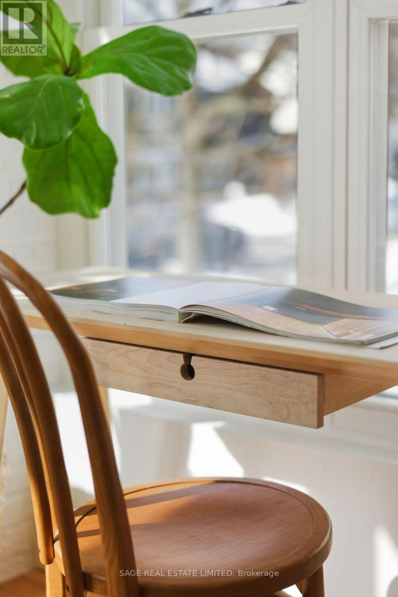 107 Hiltz Avenue, Toronto, Ontario  M4L 2N7 - Photo 3 - E12792152