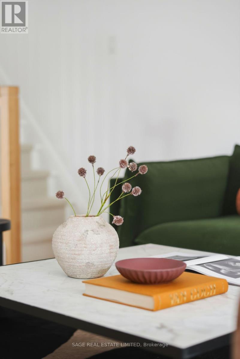 107 Hiltz Avenue, Toronto, Ontario  M4L 2N7 - Photo 39 - E12792152