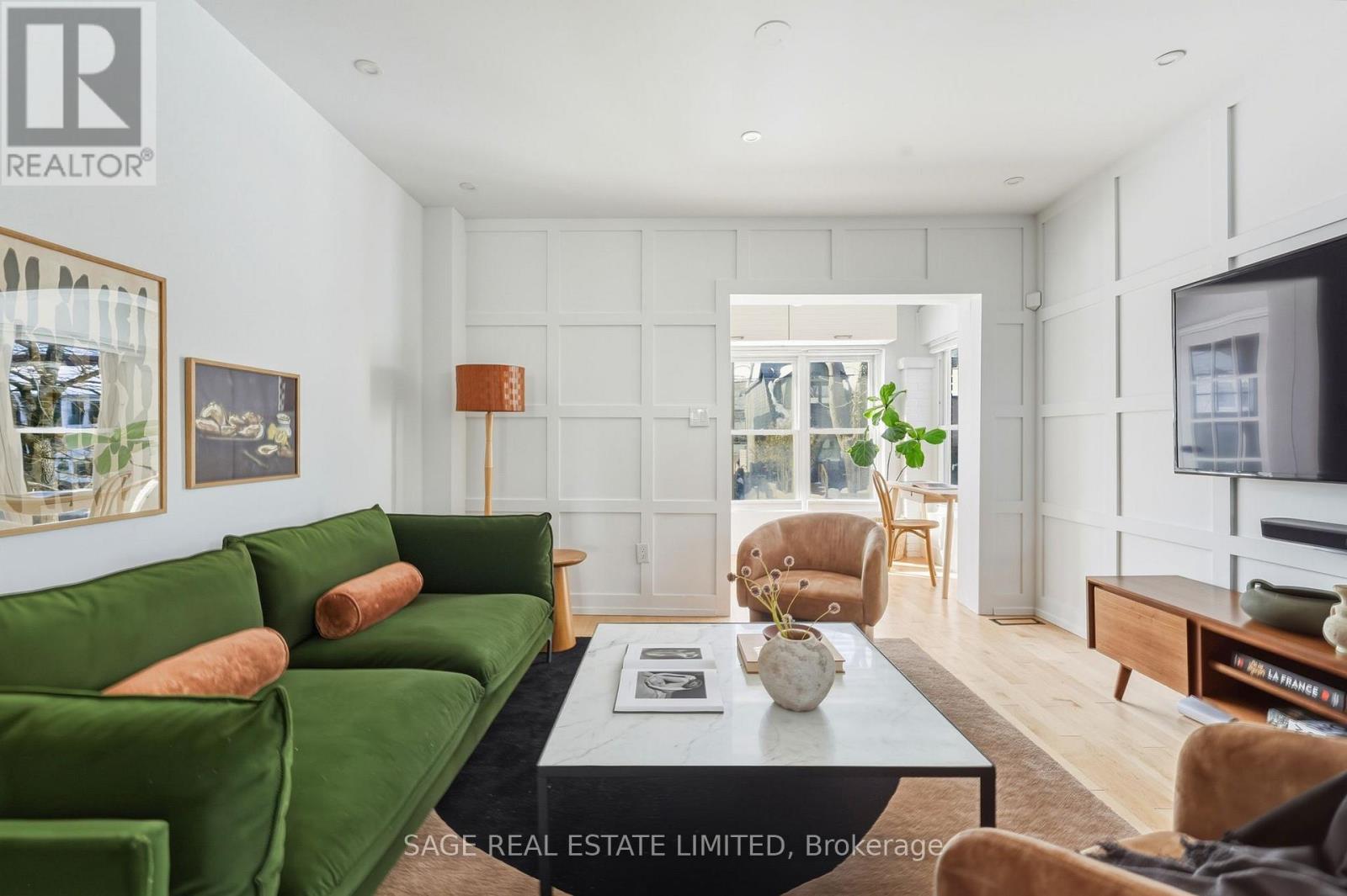 107 Hiltz Avenue, Toronto, Ontario  M4L 2N7 - Photo 5 - E12792152