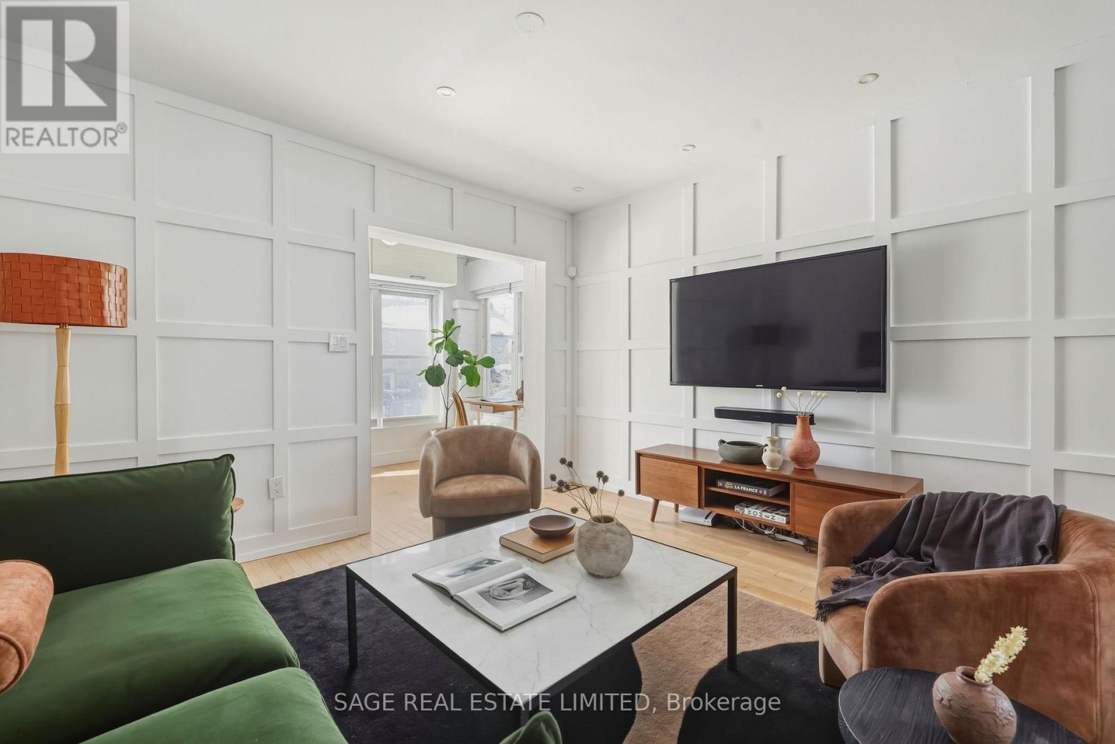 107 Hiltz Avenue, Toronto, Ontario  M4L 2N7 - Photo 7 - E12792152