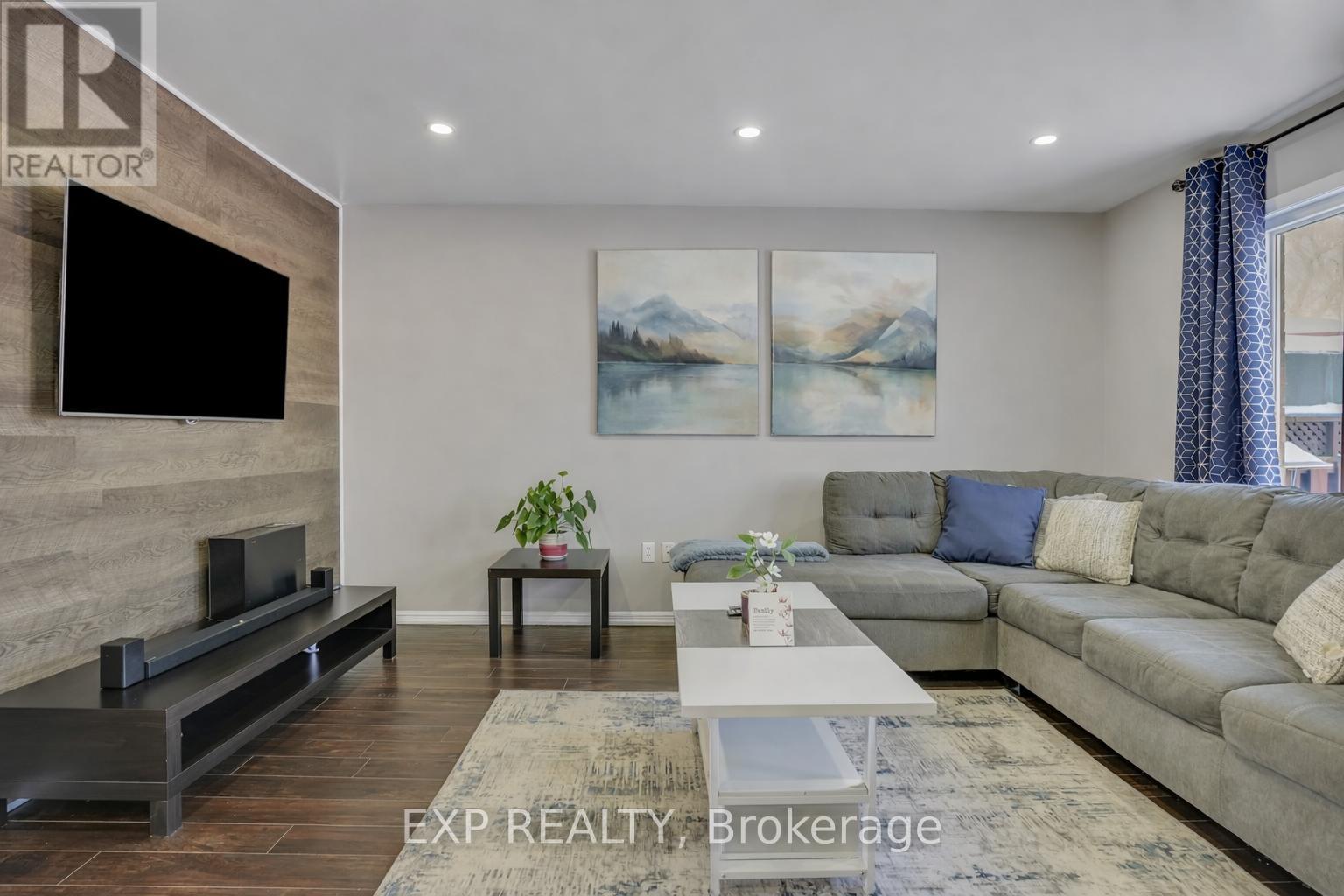 38 John W Taylor Avenue, New Tecumseth, Ontario  L9R 0B6 - Photo 12 - N12792094