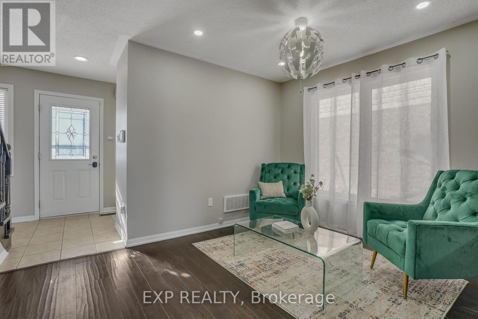 38 John W Taylor Avenue, New Tecumseth, Ontario  L9R 0B6 - Photo 9 - N12792094