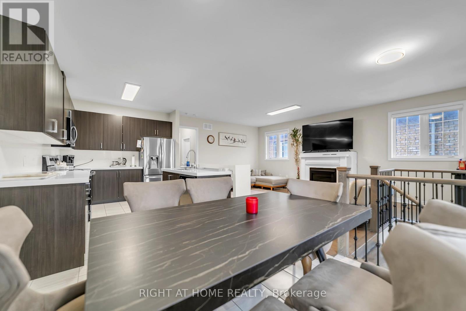 126 Blackwell Crescent, Bradford West Gwillimbury (Bradford), Ontario  L3Z 4L3 - Photo 11 - N12792110