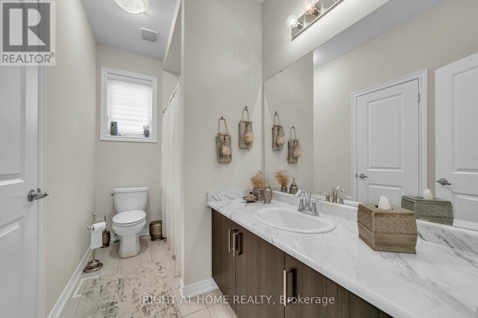 126 Blackwell Crescent, Bradford West Gwillimbury (Bradford), Ontario  L3Z 4L3 - Photo 18 - N12792110