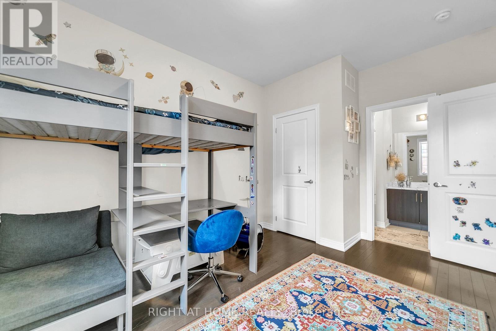 126 Blackwell Crescent, Bradford West Gwillimbury (Bradford), Ontario  L3Z 4L3 - Photo 21 - N12792110