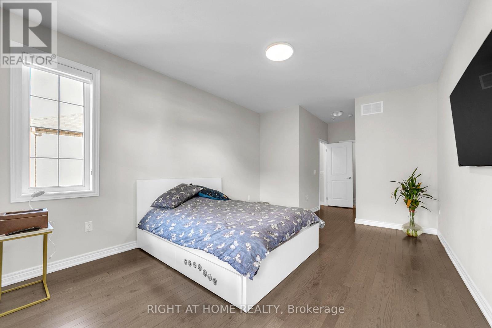 126 Blackwell Crescent, Bradford West Gwillimbury (Bradford), Ontario  L3Z 4L3 - Photo 24 - N12792110