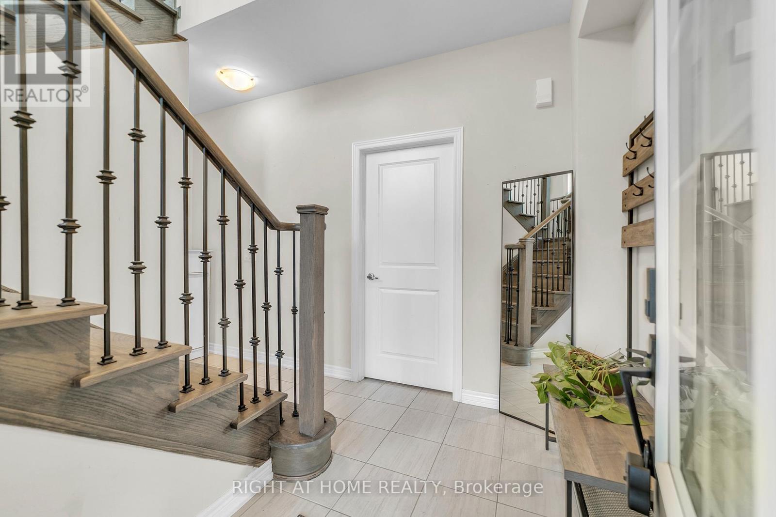 126 Blackwell Crescent, Bradford West Gwillimbury (Bradford), Ontario  L3Z 4L3 - Photo 5 - N12792110