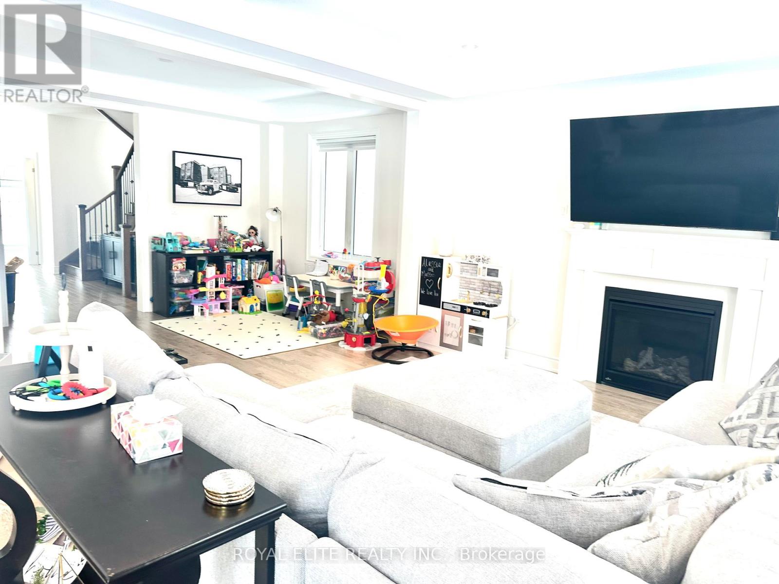 38 Kenneth Rogers Crescent, East Gwillimbury, Ontario  L9N 0S2 - Photo 11 - N12792118